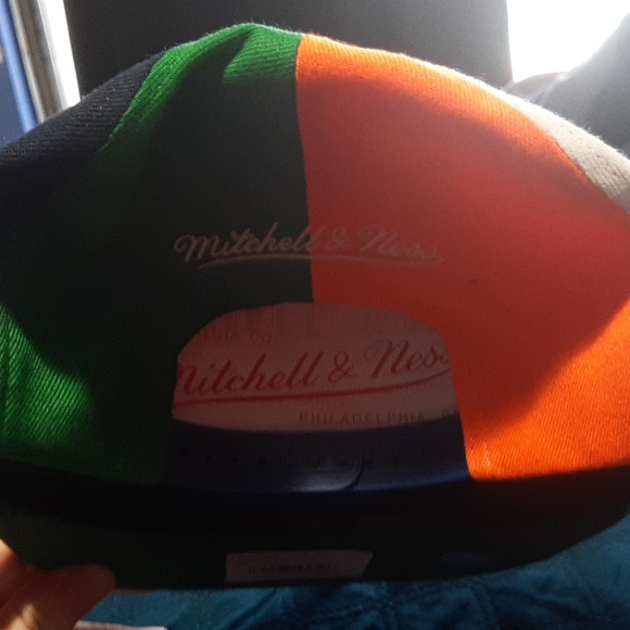 New york knicks mitchell & ness hat - Picture 4 of 4